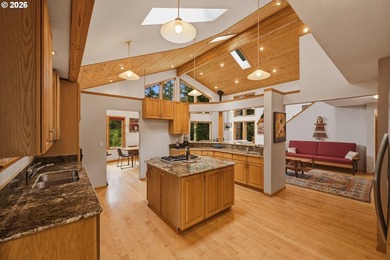 Situated on 1.94 acres just minutes from Bandon's beaches, Old - photo 9