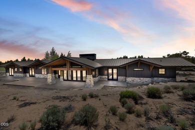 Welcome to this bespoke Craftsman-style villa, nestled in the - photo 1