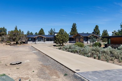 Welcome to this bespoke Craftsman-style villa, nestled in the - photo 6