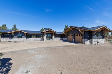 Welcome to this bespoke Craftsman-style villa, nestled in the - photo 8