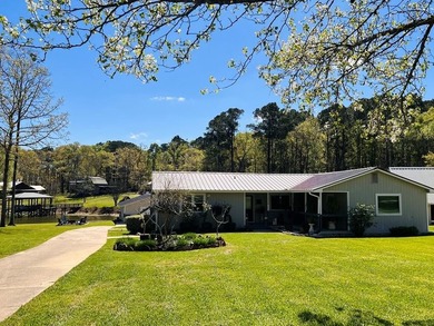 Toledo Bend Lake Home For Sale in Hemphill Texas