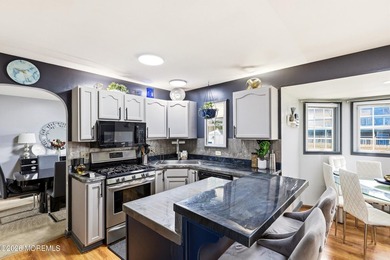 Showings begin Tuesday, July 14. Welcome to this spacious - photo 12