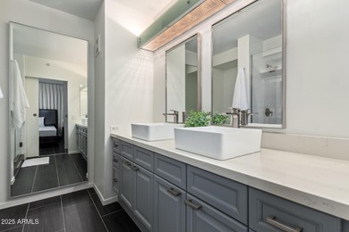 Gorgeous 4th-floor 2 bedroom, 2 bathroom residence flooded with