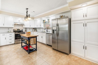 Welcome to your dream lake view retreat! This beautiful 2,752 sq - photo 6