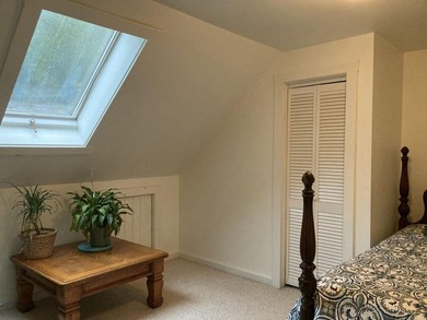 Beautifully sited house on 2.3 acres of fruit trees and gardens - photo 18