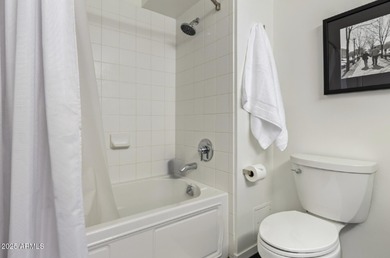 Gorgeous 4th-floor 2 bedroom, 2 bathroom residence flooded with