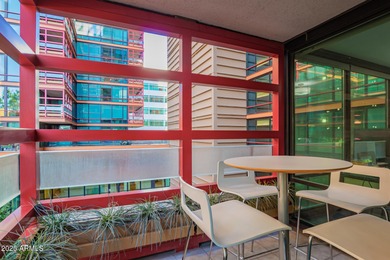 Gorgeous 4th-floor 2 bedroom, 2 bathroom residence flooded with