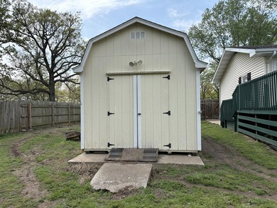 Take a look at this parsley updated 4 bedroom 2 full and 1/2 - photo 26