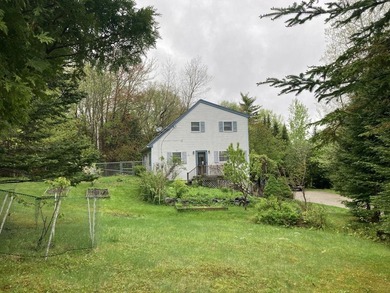 Beautifully sited house on 2.3 acres of fruit trees and gardens - photo 27