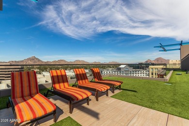 Gorgeous 4th-floor 2 bedroom, 2 bathroom residence flooded with