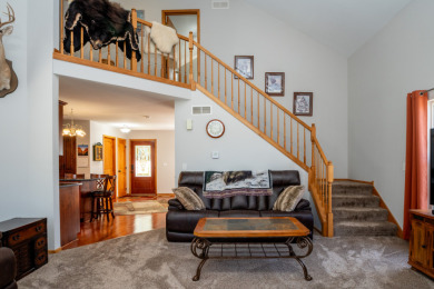 Charming 2 BD Home on a Lush, Wooded Lot in Oak Run - photo 11