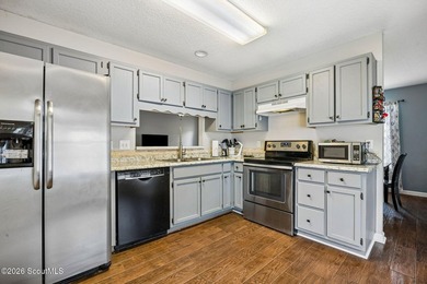 Welcome to this charming 3-bedroom, 2-bedroom in downtown St - photo 12