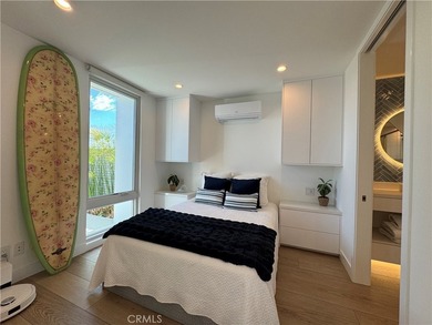 Modern luxury blends with Mid-Century in Weatherly Bay with a 25 - photo 12