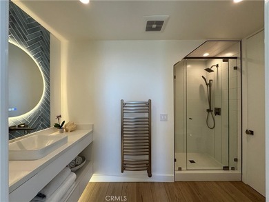 Modern luxury blends with Mid-Century in Weatherly Bay with a 25 - photo 14