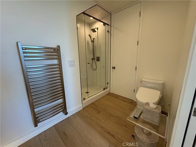 Modern luxury blends with Mid-Century in Weatherly Bay with a 25 - photo 15