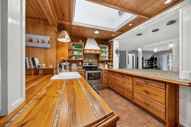 Private Golf Course Estate with Guest House, Bonus Suite & - photo 16