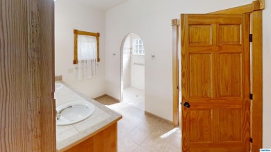 Charming Southwestern-style 3BD/2BA home off N Swan, surrounded