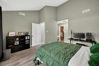 Private Golf Course Estate with Guest House, Bonus Suite & - photo 24