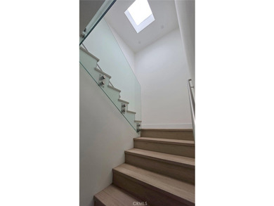 Modern luxury blends with Mid-Century in Weatherly Bay with a 25 - photo 27