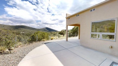 Charming Southwestern-style 3BD/2BA home off N Swan, surrounded
