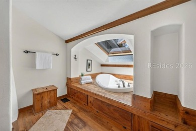 Private Golf Course Estate with Guest House, Bonus Suite & - photo 38