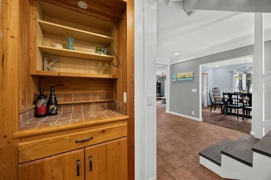 Private Golf Course Estate with Guest House, Bonus Suite & - photo 43