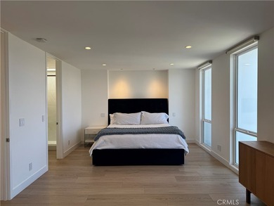Modern luxury blends with Mid-Century in Weatherly Bay with a 25 - photo 48