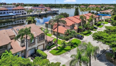 Lake Townhome/Townhouse For Sale in Boca Raton, Florida