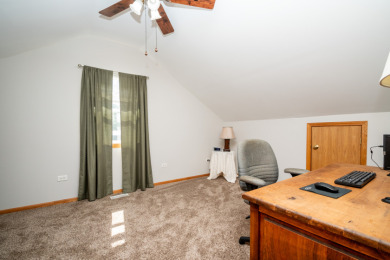 Charming 2 BD Home on a Lush, Wooded Lot in Oak Run - photo 16