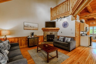 WESOME CABIN IN THE HEART OF PIGEON FORGE THAT PUTS YOU RIGHT IN - photo 5