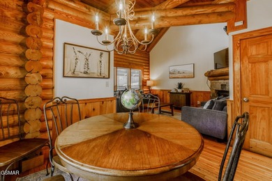 WESOME CABIN IN THE HEART OF PIGEON FORGE THAT PUTS YOU RIGHT IN - photo 9