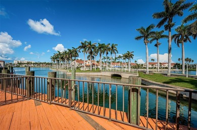 (private lake, pond, creek) Condo For Sale in St. Petersburg Florida