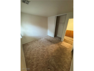 *Gorgeous Home* Single Story, quiet community, 3 Bedroom, 2