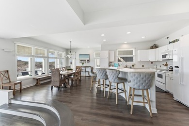 Oceanfront Southend location ' 5 bedrooms ' Covered private - photo 15