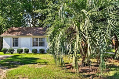 Beautifully updated 3-bedroom, 2-bath ranch offering over 2,000 - photo 2