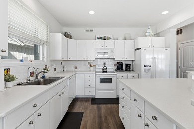 Oceanfront Southend location ' 5 bedrooms ' Covered private - photo 23