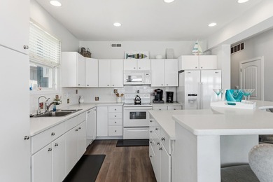 Oceanfront Southend location ' 5 bedrooms ' Covered private - photo 24