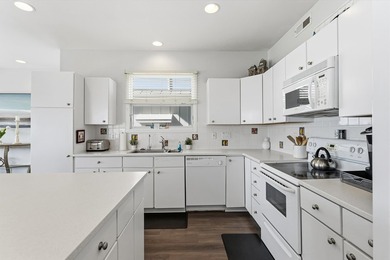 Oceanfront Southend location ' 5 bedrooms ' Covered private - photo 25