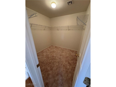 *Gorgeous Home* Single Story, quiet community, 3 Bedroom, 2