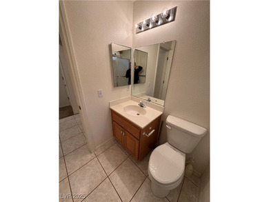 *Gorgeous Home* Single Story, quiet community, 3 Bedroom, 2