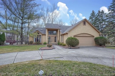 (private lake, pond, creek) Home Sale Pending in West Bloomfield Michigan