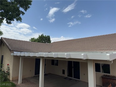 *Gorgeous Home* Single Story, quiet community, 3 Bedroom, 2