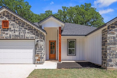 ***BACK ON THE MARKET, READY FOR A NEW BUYER*** Beautiful 2023