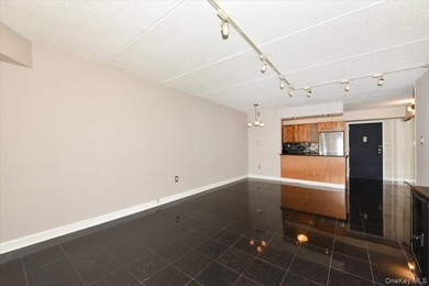 Welcome to waterfront living at its finest! This beautifully - photo 4