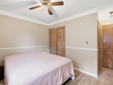 Opportunity knocks!! Put your ideas to work in this rare find in - photo 20