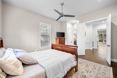 One or more photo(s) has been virtually staged. HUGE PRICE - photo 24