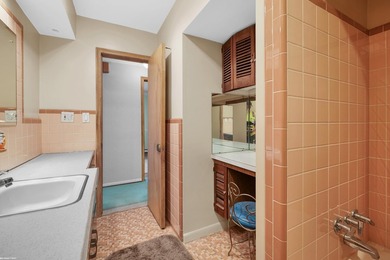 Opportunity knocks!! Put your ideas to work in this rare find in - photo 24