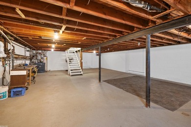 Opportunity knocks!! Put your ideas to work in this rare find in - photo 26