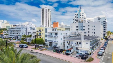 Beautifully furnished and move-in ready, this turnkey studio - photo 3