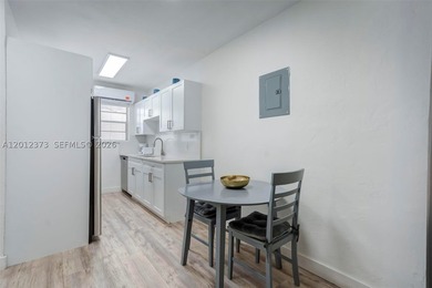 Beautifully furnished and move-in ready, this turnkey studio - photo 8